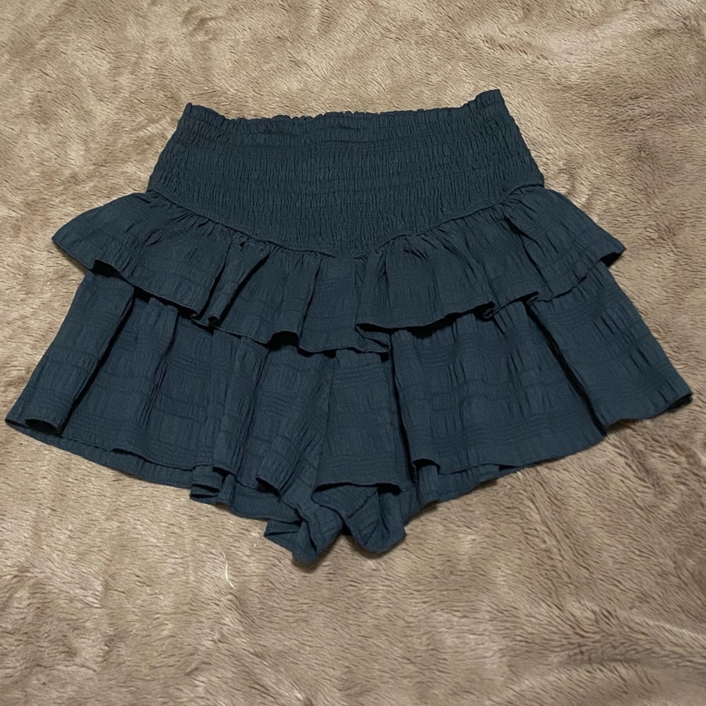 NWOT - High Waisted Ruffle Shorts